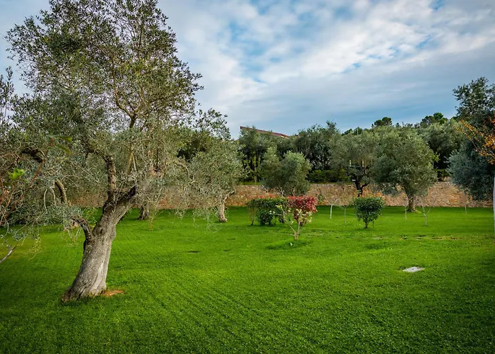 Lilium Luxury Bed & Breakfast 4*